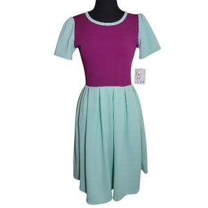 Lularoe Amelia fit flare pleated short sleeve dress with pocket size medium